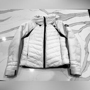 Canada Goose Hybridge Base Hooded 750 Fill Power Down Jacket